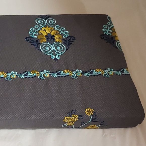 Curtain Black Out Embroidered Heavy Material - Picture 3 of 3